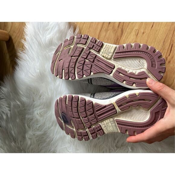 Brooks sneakers andreneline size 8.5 grayish white - Picture 5 of 6